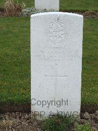 Wulverghem-Lindenhoek Road Military Cemetery - Crawley, W